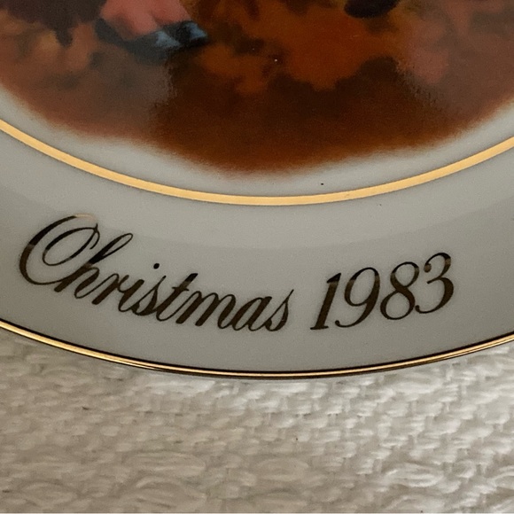 Avon porcelain collectible Christmas plate, 1983 the night before Christmas - Picture 3 of 6
